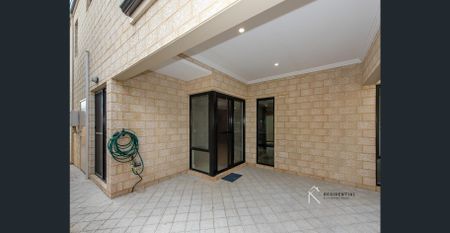 Large well presented townhouse - Photo 4