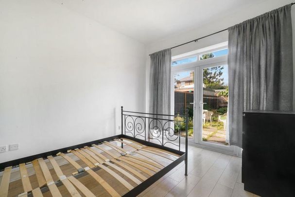 3 bedroom flat to rent - Photo 1