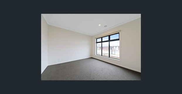 🏡 4-Bedroom House in Wallan - Photo 1