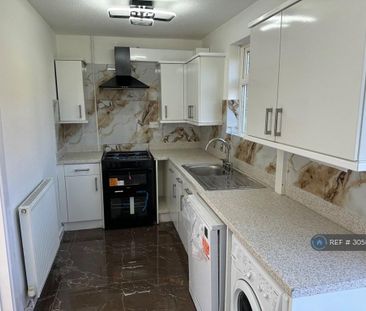 2 bedroom semi-detached house to rent - Photo 6