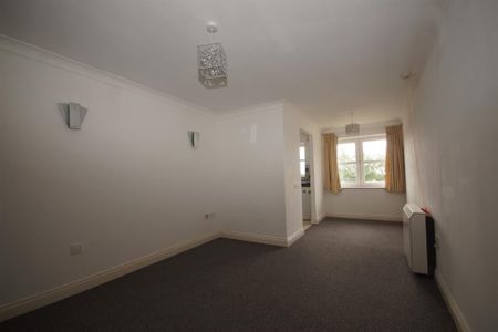 44 Birch Court, Latteys Close, Regents Park, Birchgrove, Cardiff CF14 4PZ - Photo 5