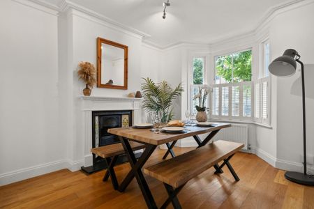 3 bedroom semi-detached house to rent - Photo 3