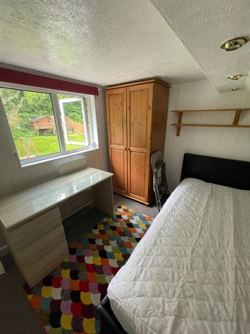 Room in a Shared House, The Avenue, BN2 - Photo 4