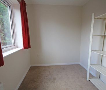 2 bedroom semi-detached house to rent - Photo 3