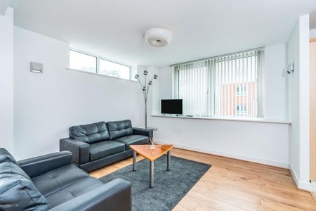 2 bedroom flat to rent - Photo 3