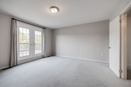 For Lease - 132 Brown Wood Drive, Barrie, Ontario - Photo 2