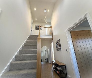 4 bedroom chalet to rent - Photo 1