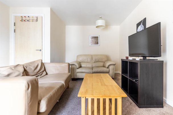 3 bed apartment to rent in Rialto Building, City Centre, NE1 - Photo 1
