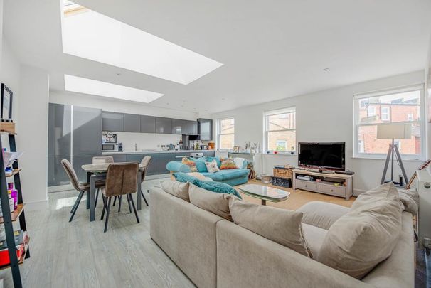 Munster Road, Munster Village SW6 - Photo 1