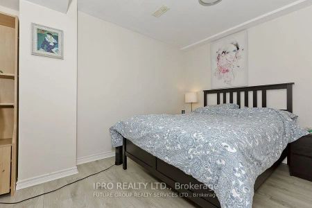 Property For Lease | W9052999 - Photo 5