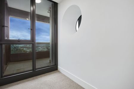 5603/500 Elizabeth Street, Melbourne - Photo 2