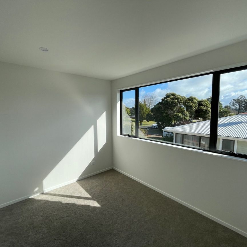 Unit 2, 48 McLean Avenue, Papatoetoe, Auckland - Photo 1