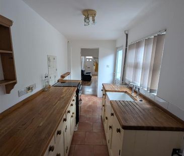 2 Beds - Terraced House - - Photo 6