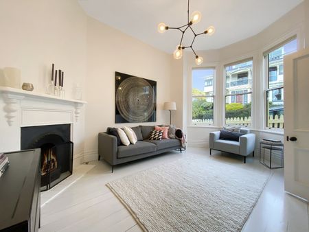 Welcome home to 16 Saint Mary Street - Photo 3