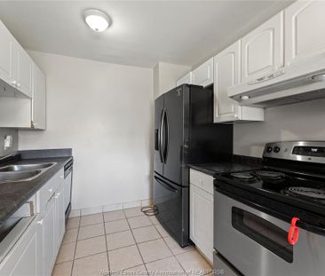 For Lease - 5430 LASSALINE, Windsor, Ontario - Photo 3