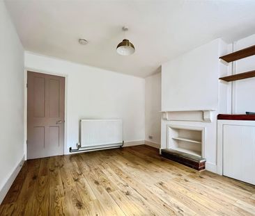 Crescent Road, Brentwood, Essex - Photo 1