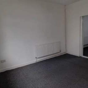 3 bedroom property to rent in Grimsby - Photo 1