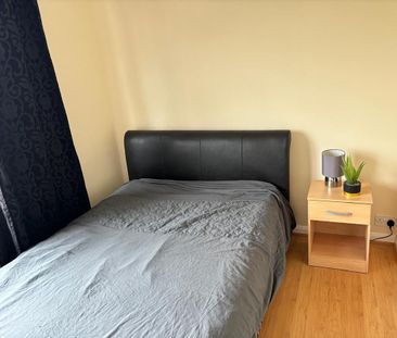 1 bedroom in a house share to rent - Photo 5