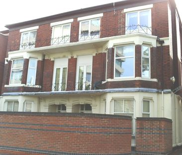 1 Bed Flat, The Wickets, NG2 - Photo 1