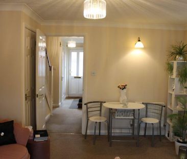 2 bedroom semi-detached house to rent - Photo 3