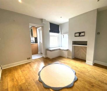 Edgell Road, Staines Upon Thames, Surrey, TW18 - Photo 3