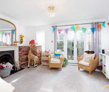 4 bedroom townhouse to rent - Photo 3