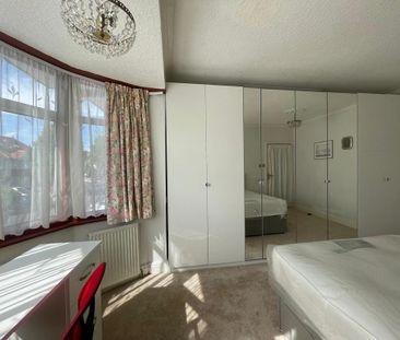 1 bedroom in a house share to rent - Photo 4