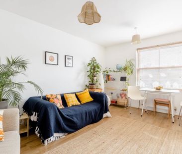 2 Bed Flat, Lawrence Hill, BS5 - Photo 2