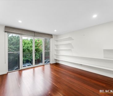 8 Bluebell Street, O'Connor ACT 2602 - House For Rent | Domain - Photo 2