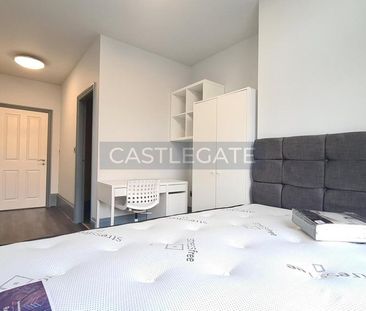 1 bedroom in a flat share to rent - Photo 4
