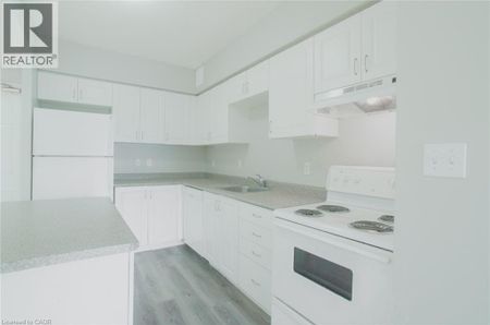 736 OLD ALBERT Street Unit# 102, Waterloo, Ontario, N2L6R4 - Photo 3