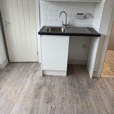 7 bedroom semi-detached house to rent - Photo 1