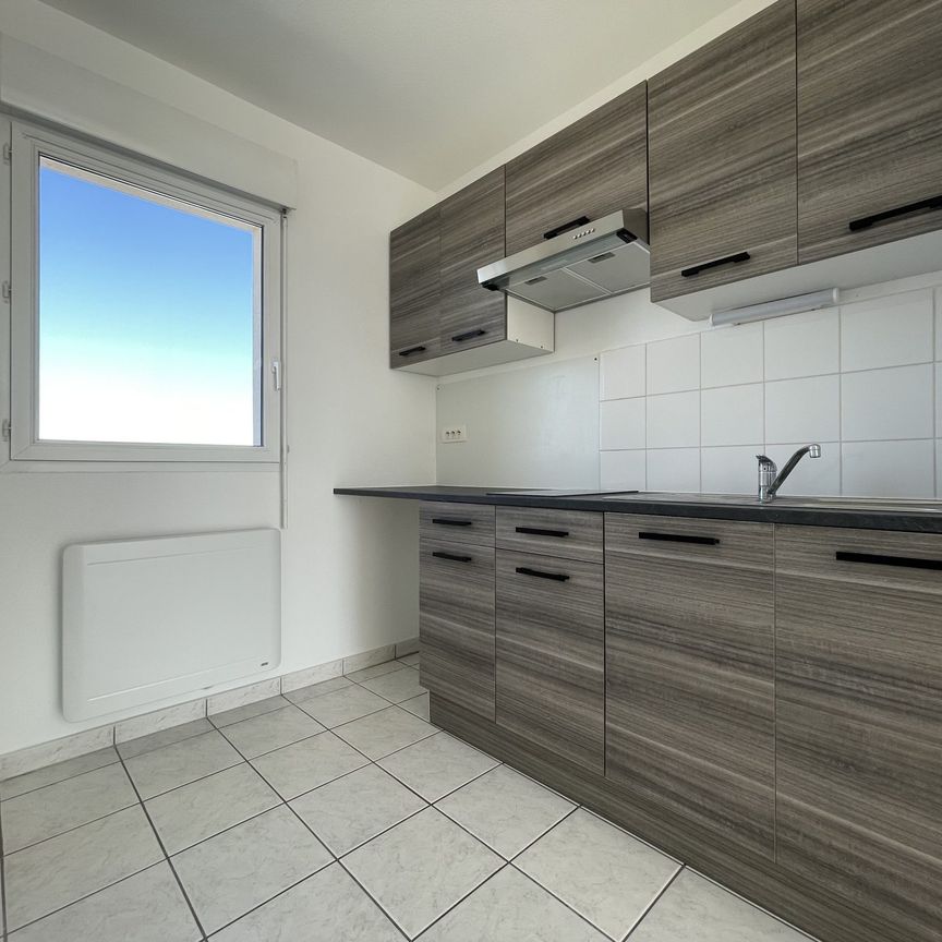 Location Appartement 2 pièces 50m² ONET LE CHATEAU 12850 - Photo 1