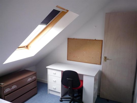4 bedroom private hall to rent - Photo 1