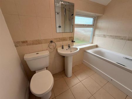 3 bedroom terraced house to rent - Photo 2