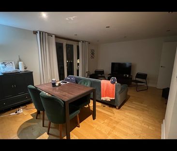 2 Bed Flat, Edison Building, E14 - Photo 2