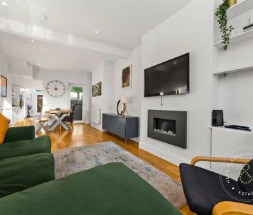 3 Bedroom House - Mid Terrace - Photo 5