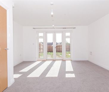 2 bedroom semi-detached house to rent - Photo 4