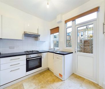 2 bedroom maisonette to rent - Photo 6