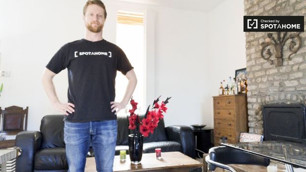 Room to rent in 3-bedroom house in North Inner City, Dublin - Photo 1