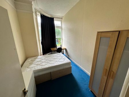 4 bedroom flat to rent - Photo 5