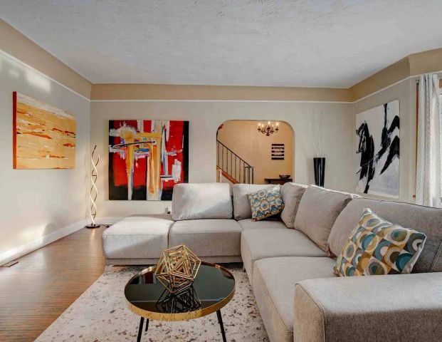 4+ Bedroom House Near Mount Royal — 4 Bedrooms+ Den House - Photo 1