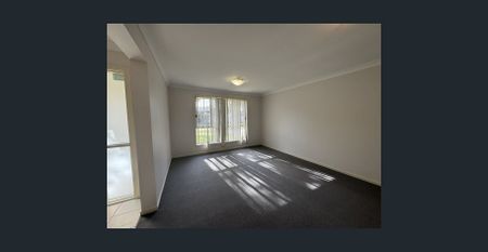 FOUR BEDROOM FAMILY HOME - GREAT LOCATION - Photo 2