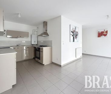 Location Appartement 2 pièces 46m² LES SABLES D OLONNE 85100 - Photo 2