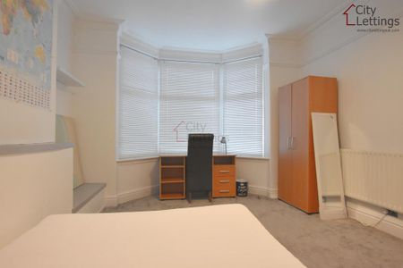 4 bedroom end of terrace house to rent - Photo 5