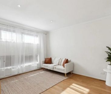 Beautifully Presented Three Bedroom Home - Photo 1