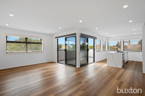 3 Bedrooms & 2 Bathrooms - Right in the Heart of Highett! - Photo 1
