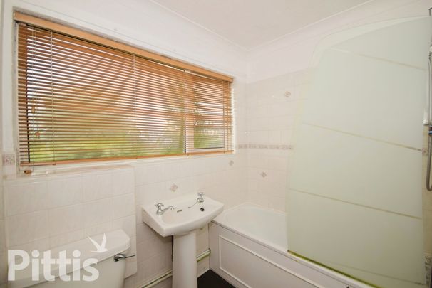 1 bedroom ground flat to rent - Photo 1