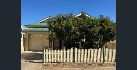 Low Maintenance Villa in a Great Location - Photo 3