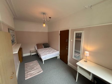 5 Bed Terraced House, Grimthorpe Street, LS6 - Photo 3